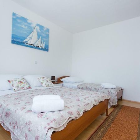 Apartman Paula 1 Apartment Vinisce Exterior photo